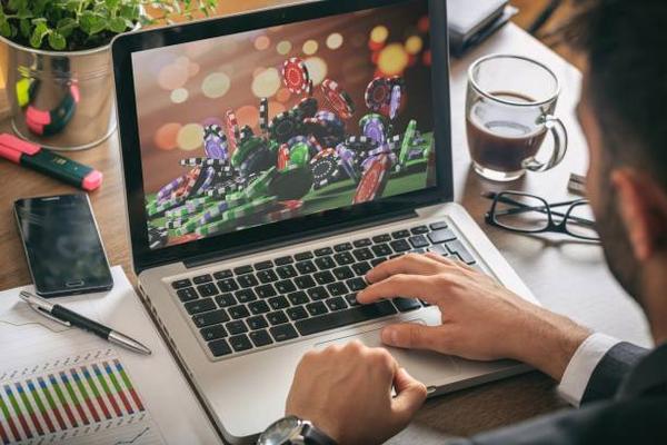 Exploring Navigation Features Across Different 토토사이트 Platforms