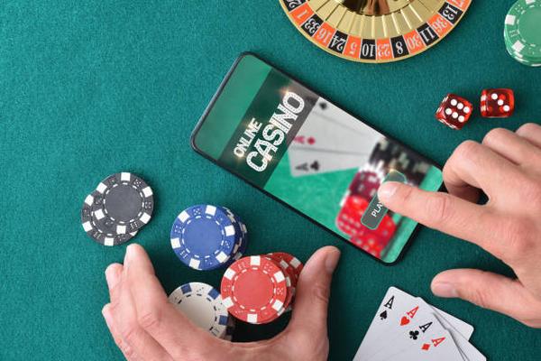 Exploring Pot-Limit Omaha Features in a ポーカーアプリ